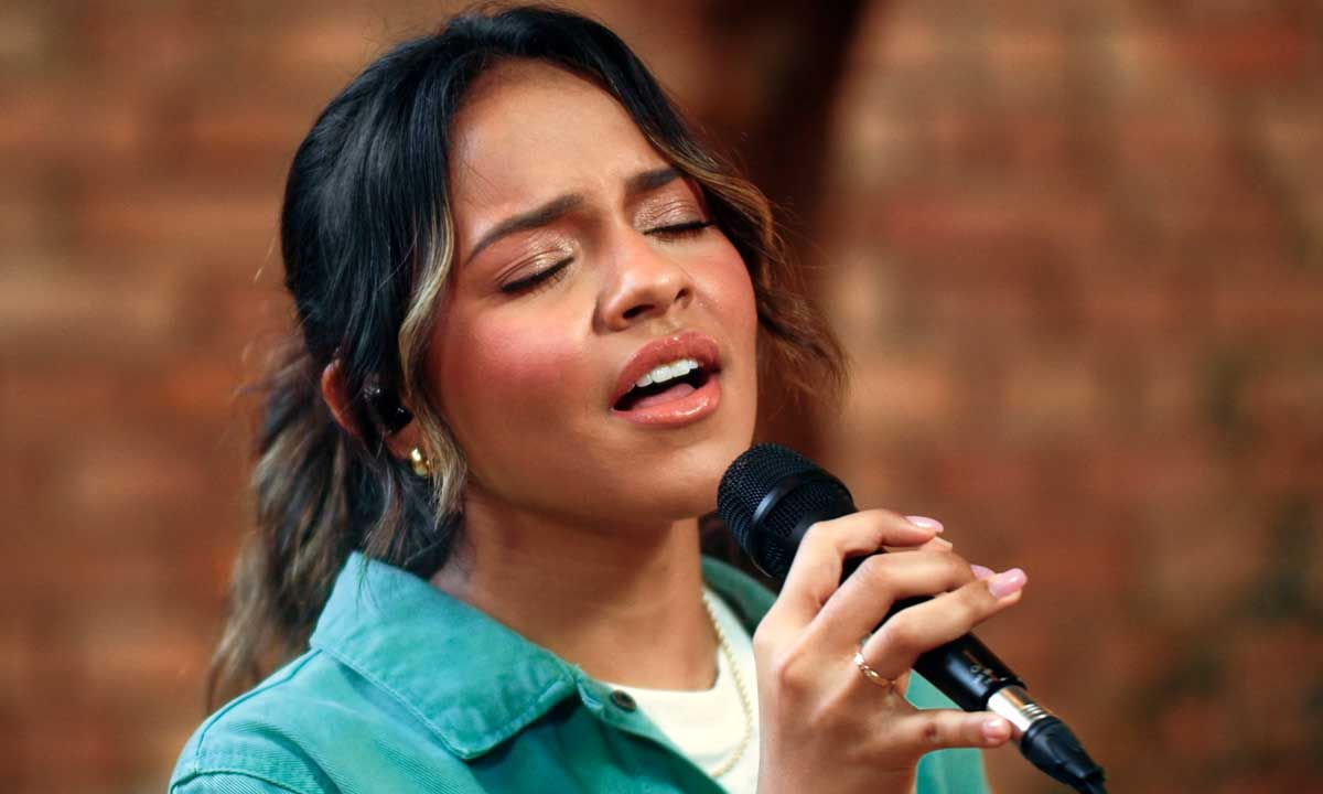 Julia Vit Ria Encerra O Ano Releitura Surpreendente Uau Gospel