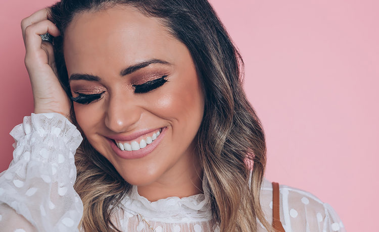 Bárbara Amorim apresenta o single "Verdade"