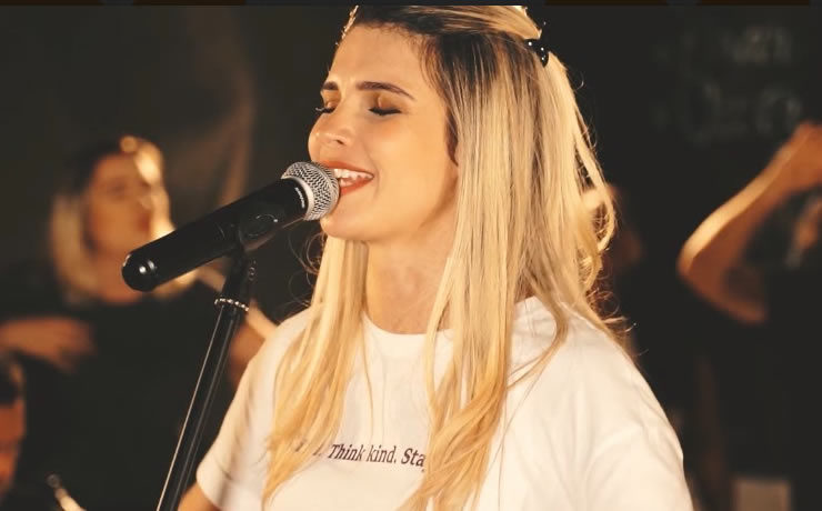 Monique Rostoldo lança seu novo single - Canção do Céu