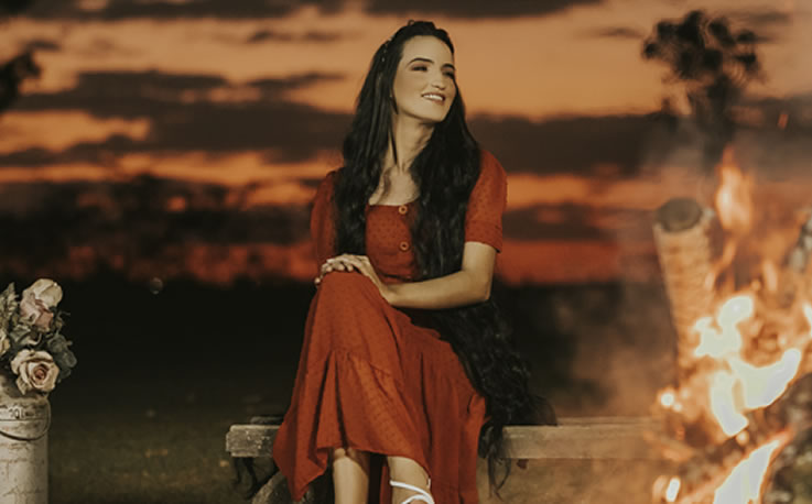 Angélica Azevedo lança novo single - Conta Pra Mim