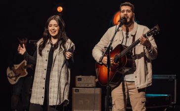 Esther Marcos e André Aquino cantam sobre um convite muito especial em “De Volta ao Jardim”