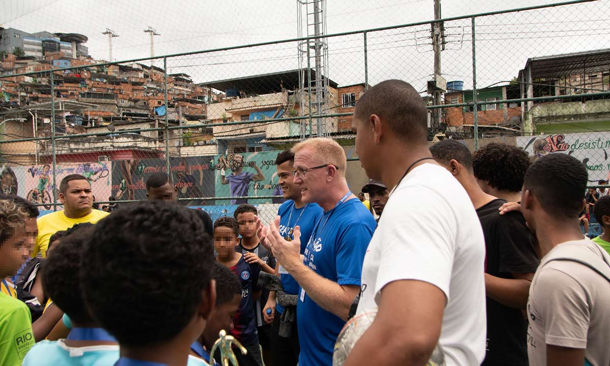 Complexo do Alemão recebe a 1ª edição da Ação Social Esperança Rio