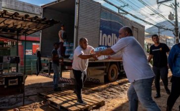 Associação Evangelística Billy Graham e Esperança Rio distribuem donativos para as vítimas da tragédia em Petrópolis