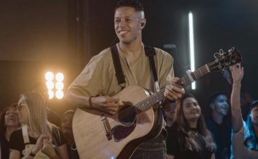 LEANDRO SOARES: Do futebol aos palcos da música gospel